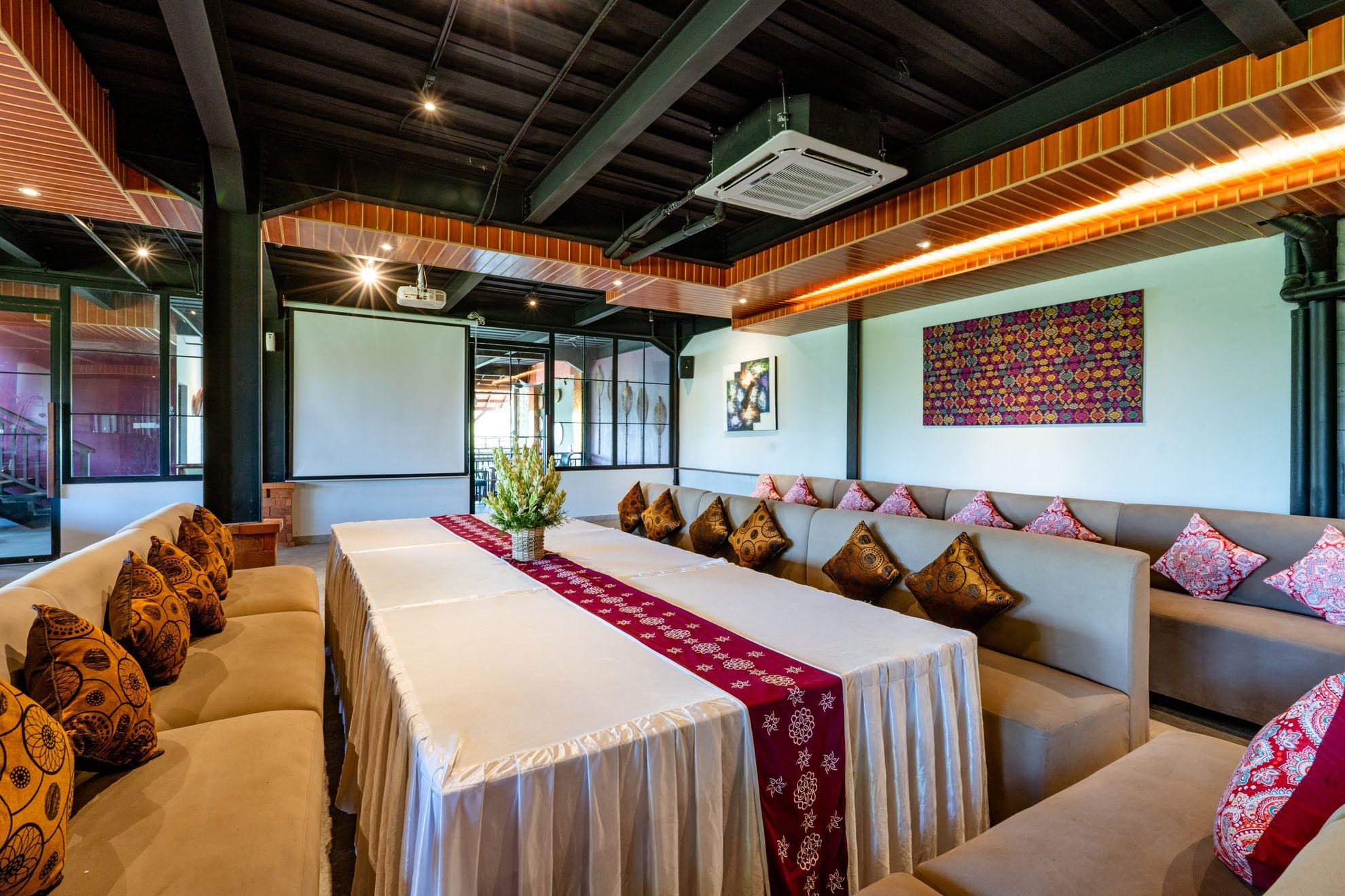 bali-sunshine-meeting-room