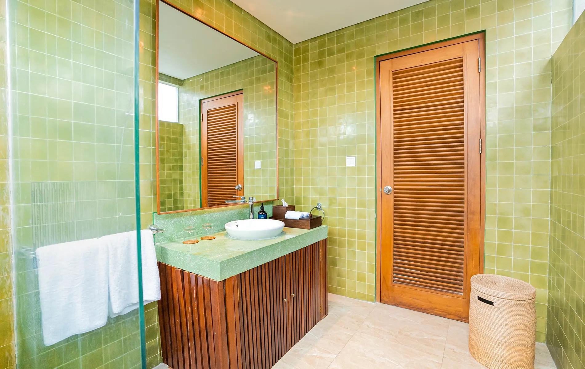 bath4-villaumapertiwi-4br-tp-s-07032025