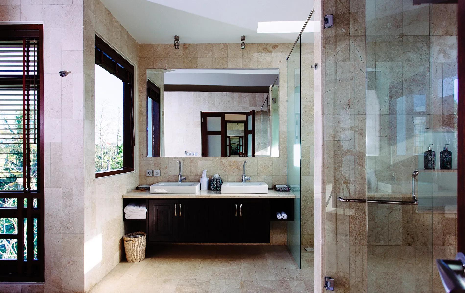 bathensuite-umahdaun-5br-tp-ov-14042025