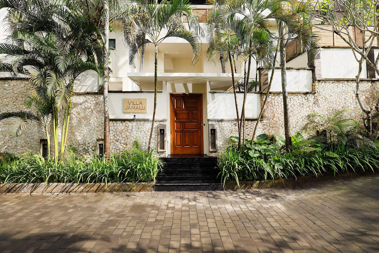 jamalu-entrance
