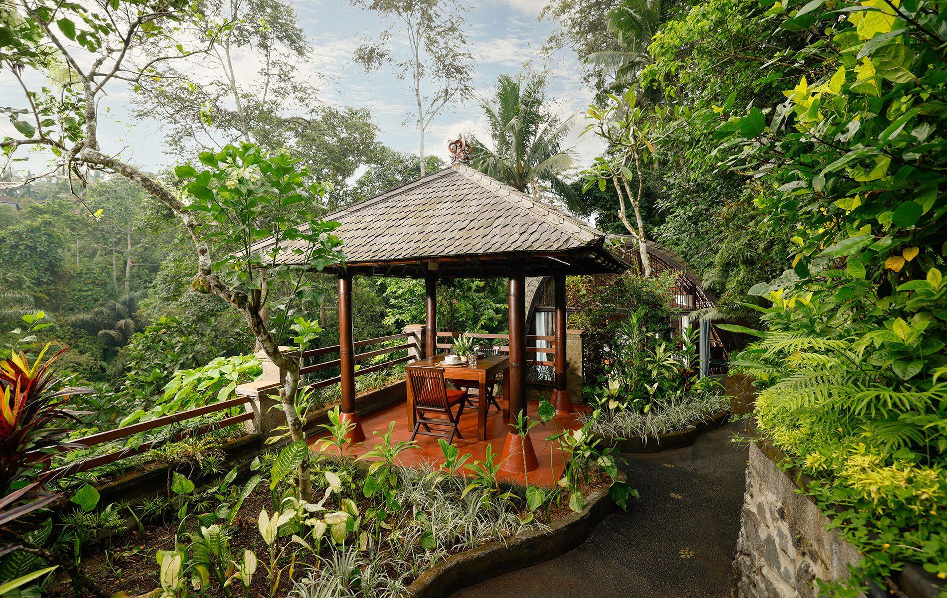 leona-bamboo-outdoordining