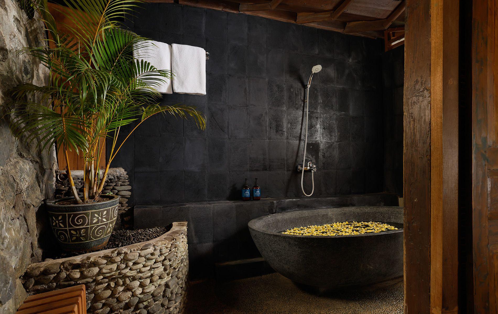 leona-joglo-bath