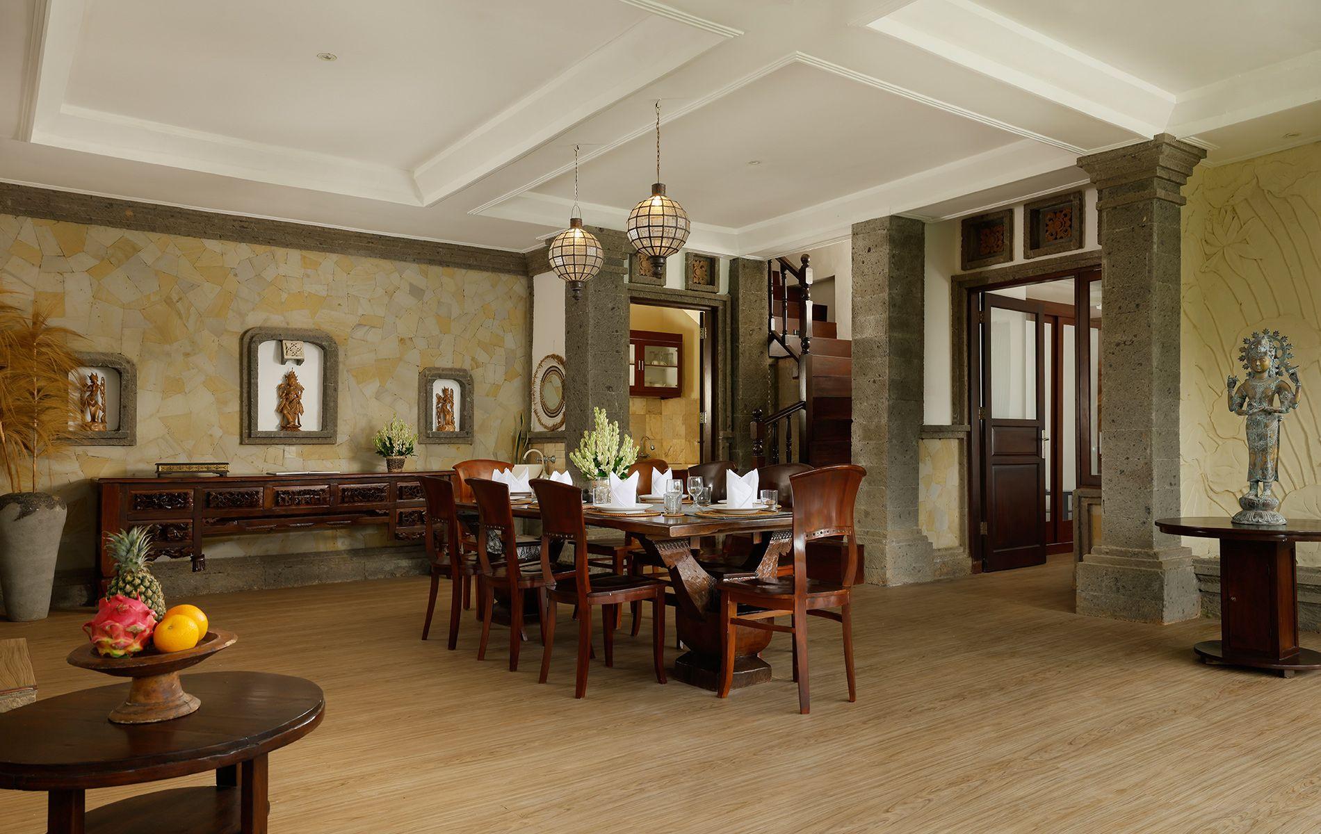 leona-villa1-dining