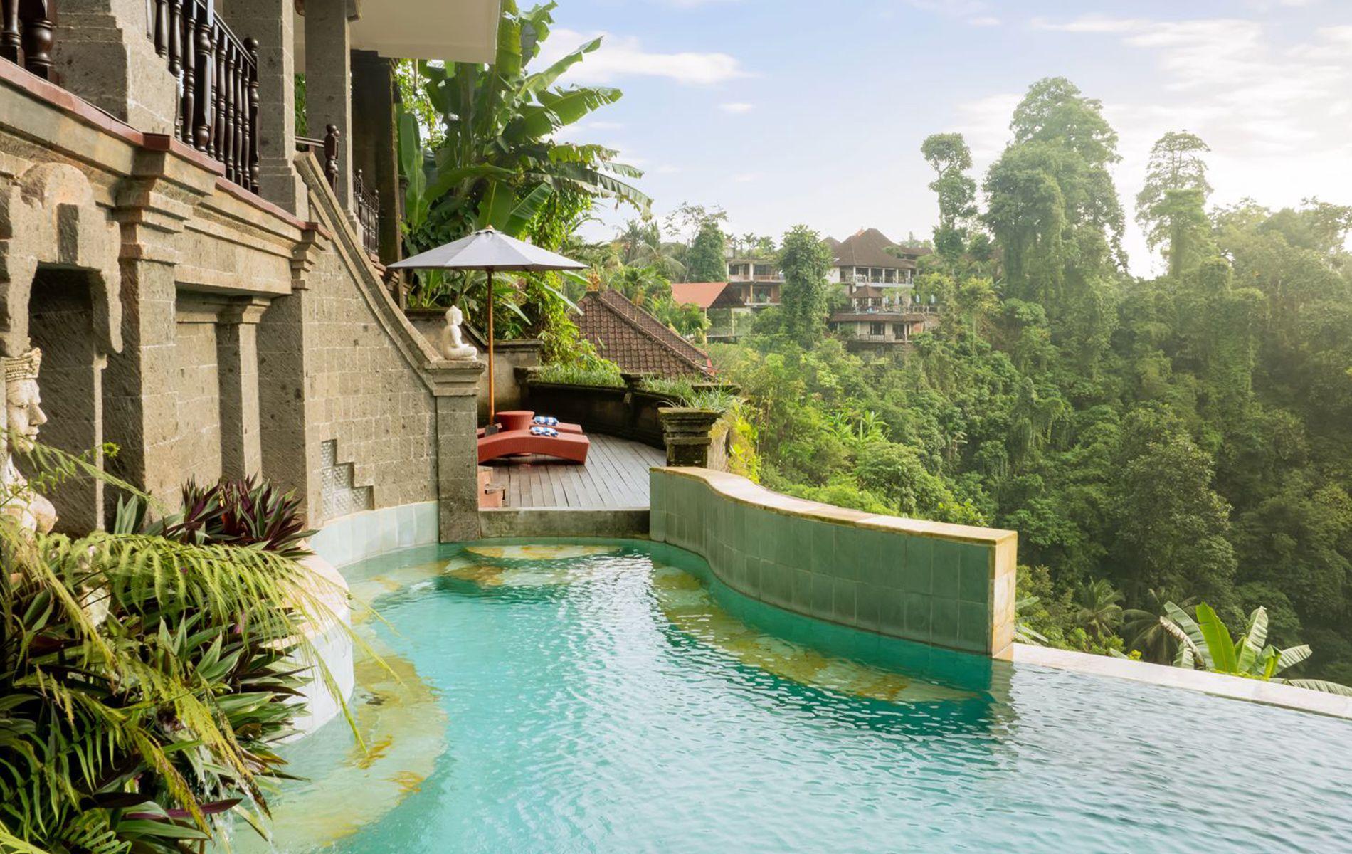 leona-villa1-pool
