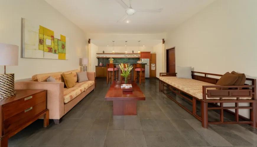 Poolside Sunken Lounge and Private Bar at Villa Ambiente