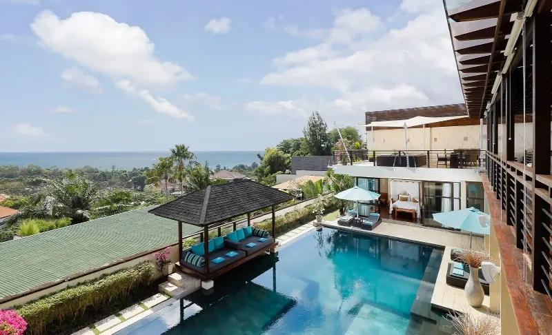 Luxury infinity pool, Bali ocean view. Villa Jamalu