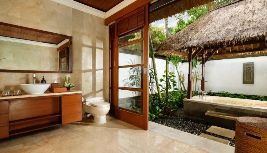 Luxurious indoor-outdoor bathroom at Villa Ohm