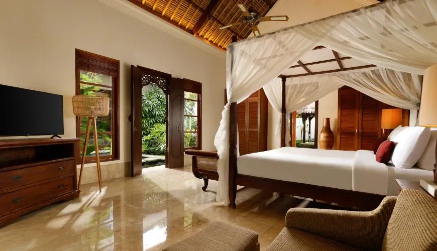 Elegant pavilion bedroom at Villa Ohm