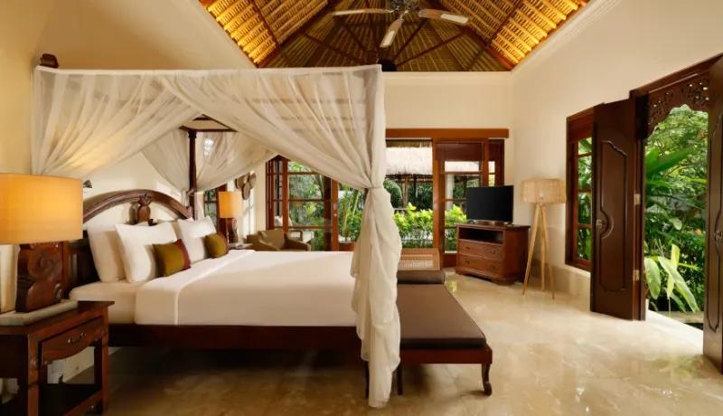 Luxurious pavilion bedroom at Villa Ohm