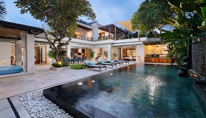 villa or hotel in bali