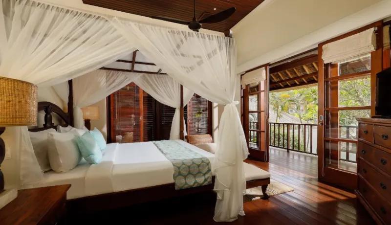 Tropical Master Bedroom at Villa The Seven