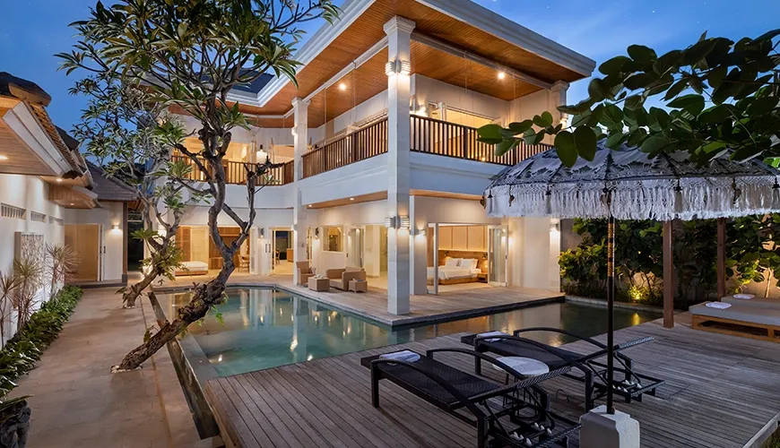 Luxurious villa with a stunning pool and modern architecture at Christie Villa