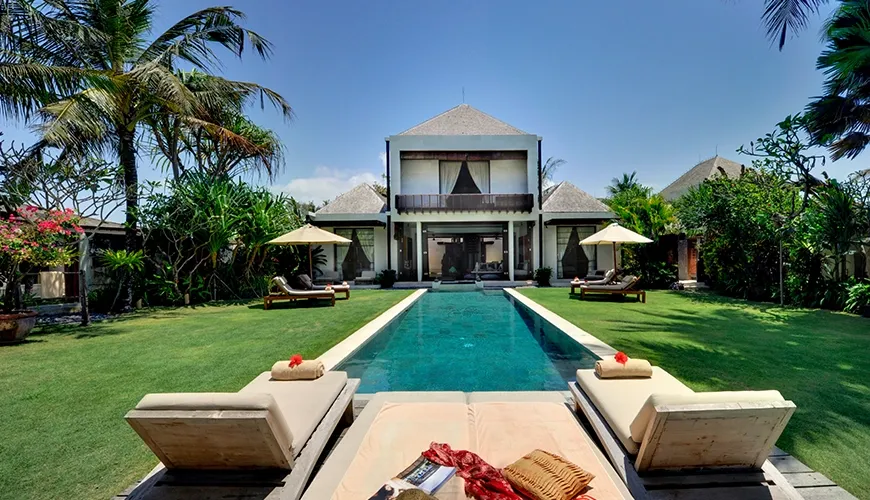 Bali villa garden pool lounge at Majapahit Villa Nataraj