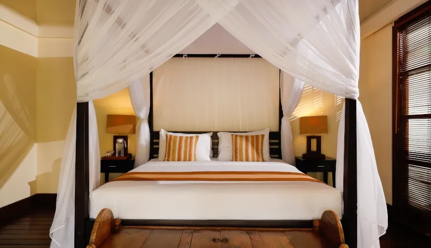 Luxurious master bedroom, elegant four-poster bed at Villa Alejandra