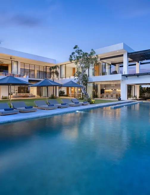Master bedroom features twin king sized beds at Villa Arita