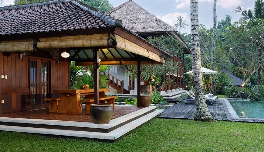 Bali villa outdoor dining traditional tropical setting at Villa Inka Ubud