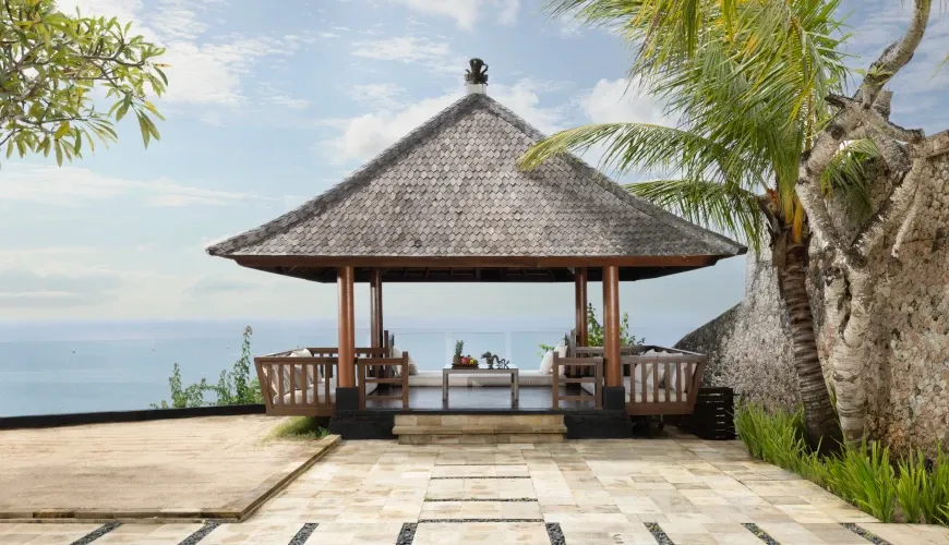 Luxury Balinese gazebo with ocean view terrace at Naga Sutra Villa