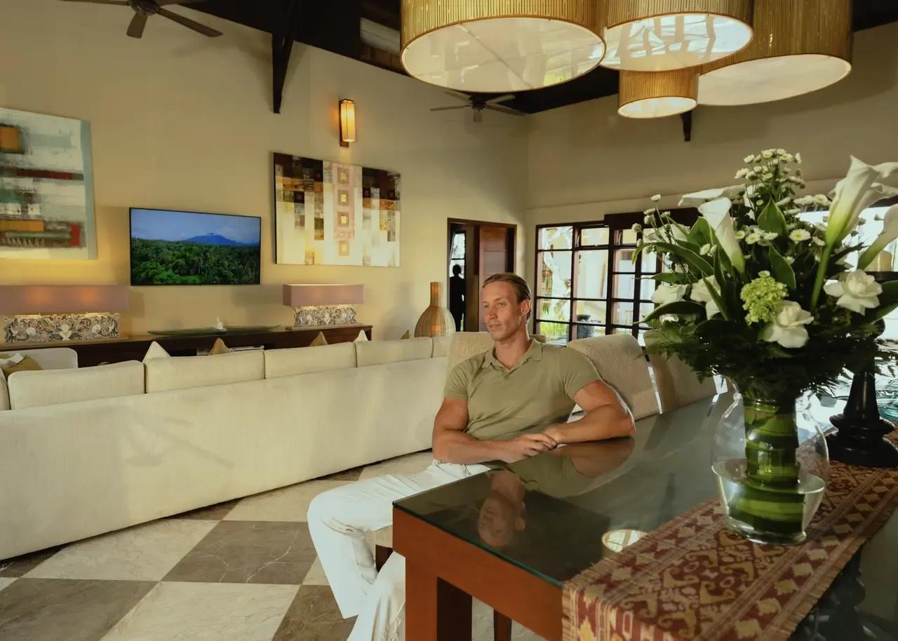 villa with cinema