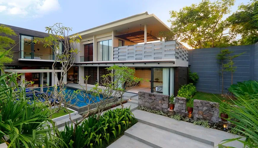Modern Bali villa with a private pool and tropical garden at vinila villas